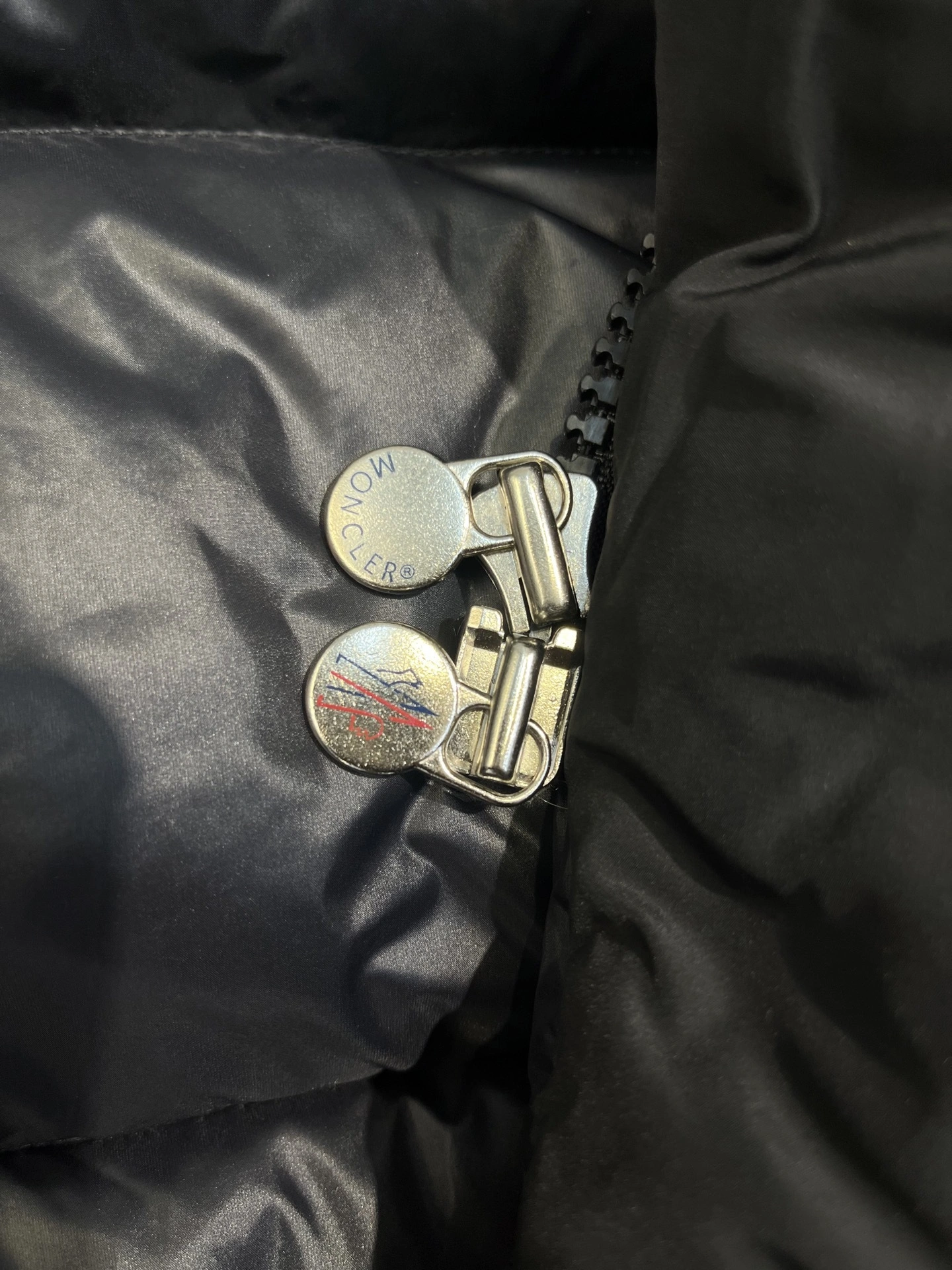 wg.luxury -- 7o9385r Moncler Hanoverian Down jacket item:E-F190I0702
